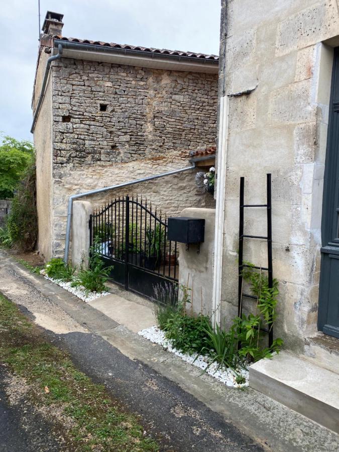 La Cour Blanche Villa Verteuil-sur-Charente Dış mekan fotoğraf
