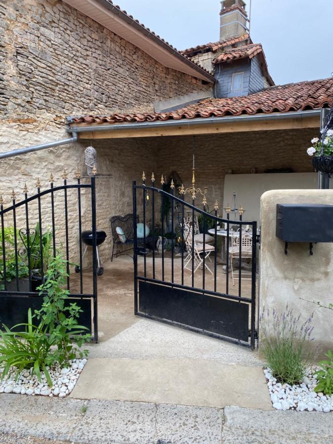 La Cour Blanche Villa Verteuil-sur-Charente Dış mekan fotoğraf
